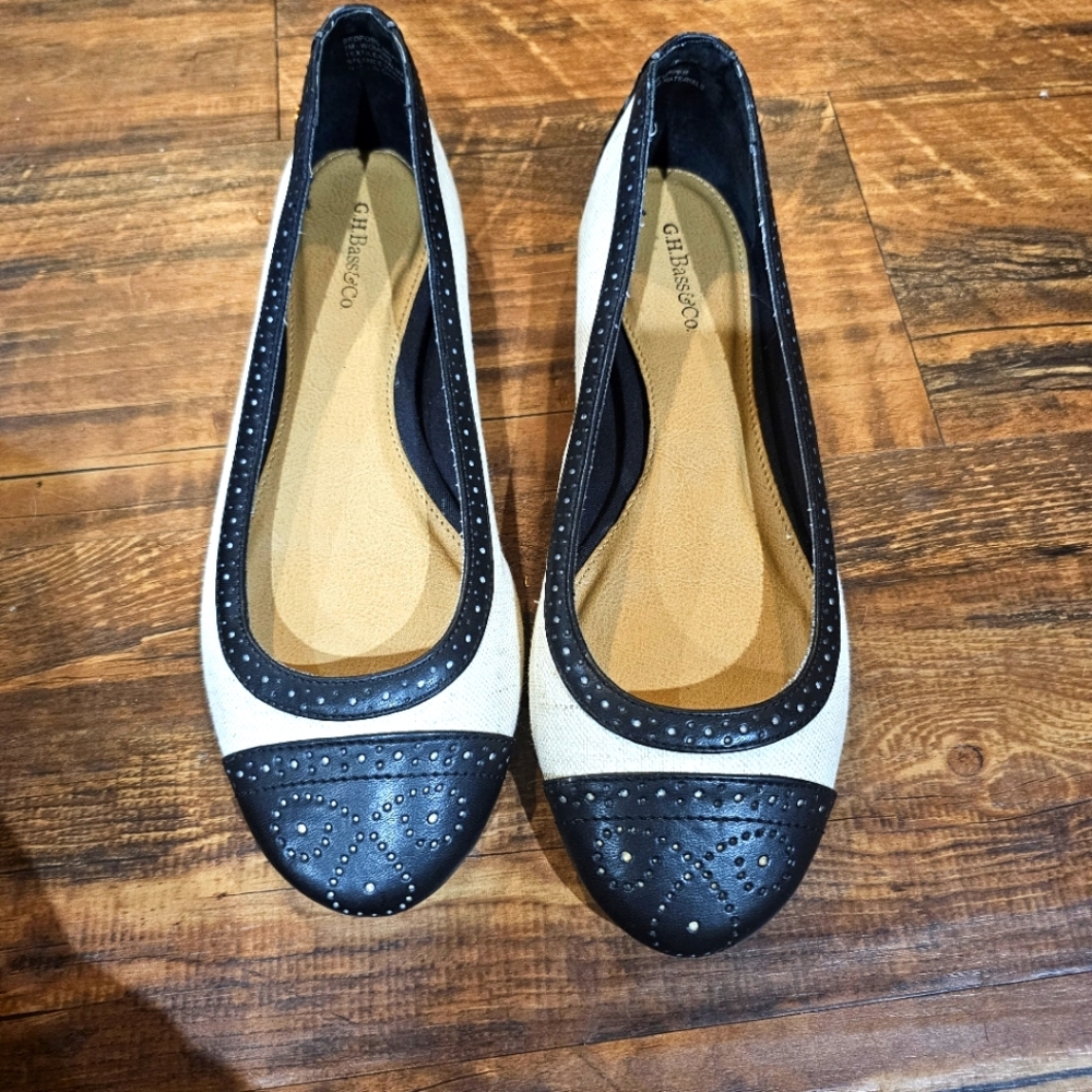 G.H. Bass Black & Cream Bedford Wing Tip Flats Slip On Size 7M Round Toe‎ Staple